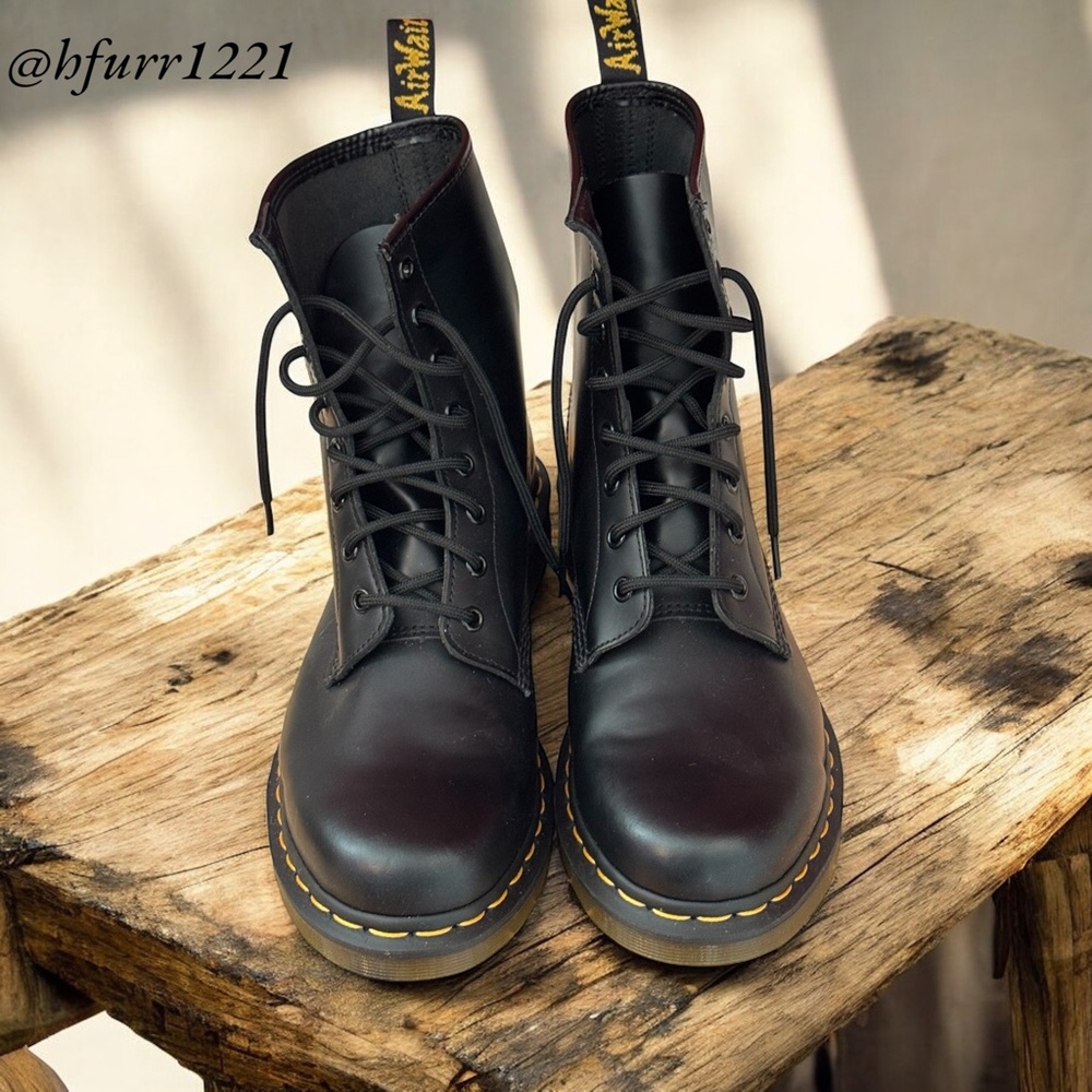 Dr. Martens Airware 1460 Women's Size 11 - Picture 3 of 6